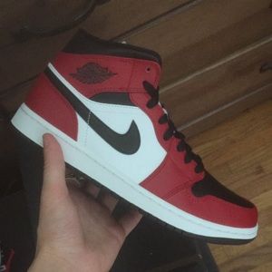 SOLD Men’s Jordan 1 shoes new release